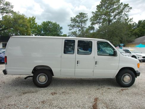 Used 2003 Ford E-250 and Econoline 250 Extended RWD image 4