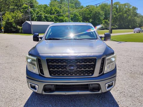 Used 2017 Nissan Titan PRO-4X w/ Pro-4x Convenience Package AWD/4WD image 8