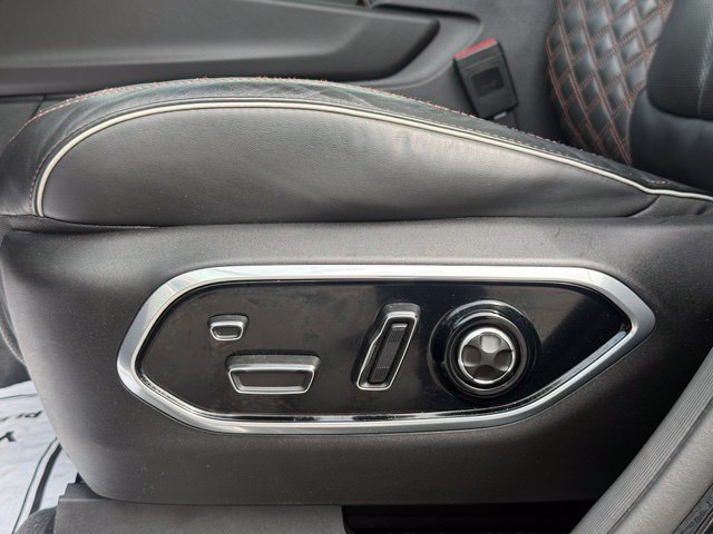 Used 2023 Jeep Grand Cherokee Summit AWD/4WD image 14