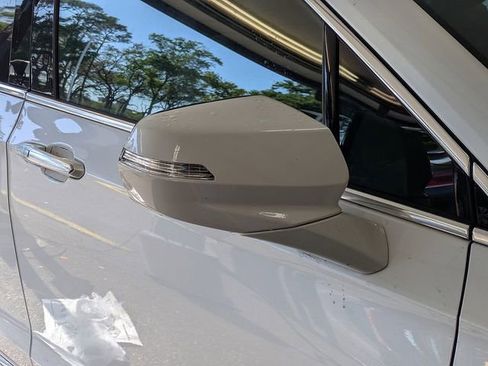 Certified 2024 Cadillac XT6 Luxury image 8