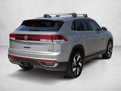 Used 2024 Volkswagen Atlas Cross Sport SE w/ Panoramic Sunroof Package AWD/4WD image 5