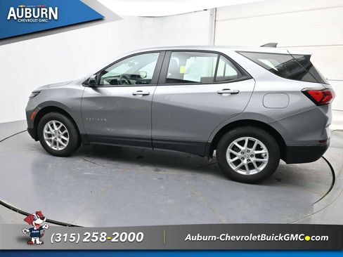 Used 2023 Chevrolet Equinox LS AWD/4WD image 17