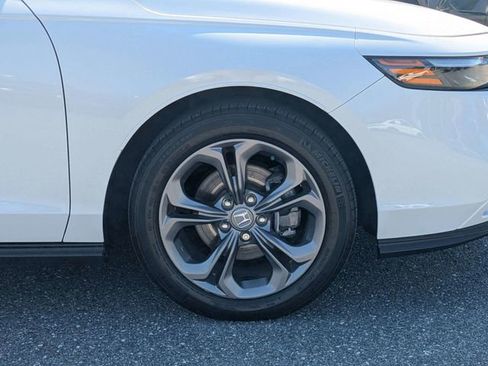 Used 2024 Honda Accord EX image 11