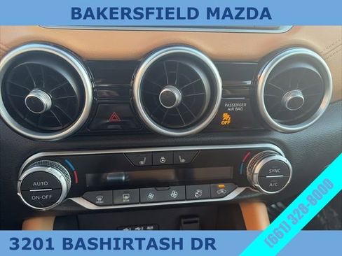 Used 2023 Nissan Sentra SV w/ SV Premium Package image 25