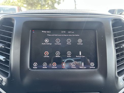 Used 2020 Jeep Cherokee Latitude FWD image 27