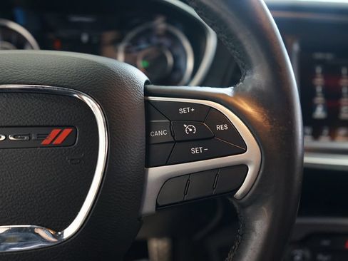 Used 2015 Dodge Challenger R/T Plus RWD image 32