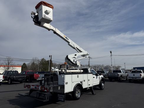 Used 2017 Ford F550 XL image 4