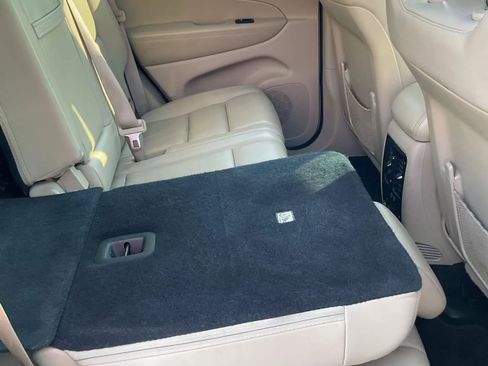 Used 2015 Jeep Grand Cherokee Limited w/ Luxury Group II image 41