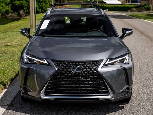 Used 2019 Lexus UX 200 image 8