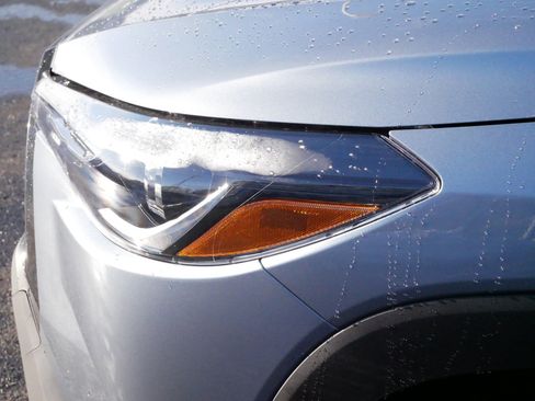 Used 2025 Toyota Corolla Cross LE image 16