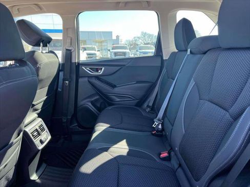 Used 2023 Subaru Forester Premium image 9