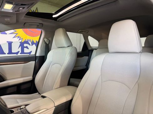 Used 2022 Lexus RX 350L FWD w/ Premium Package image 9