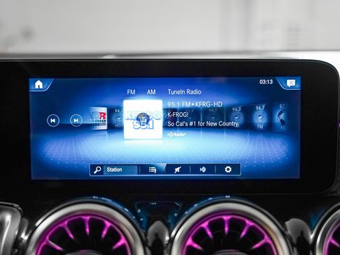 Certified 2022 Mercedes-Benz GLB 250 image 17