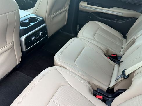 Certified 2022 Ford Expedition Max Limited AWD/4WD image 4