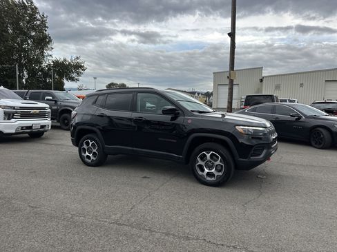 Used 2022 Jeep Compass Trailhawk w/ Trailhawk Elite Group image 7