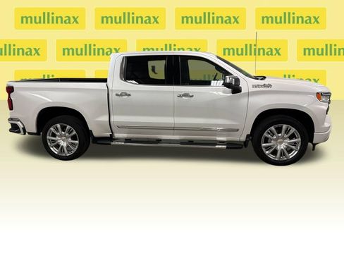 Used 2024 Chevrolet Silverado 1500 High Country w/ Technology Package AWD/4WD image 23