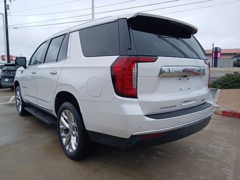 Used 2021 GMC Yukon SLT w/ SLT Premium Package image 7
