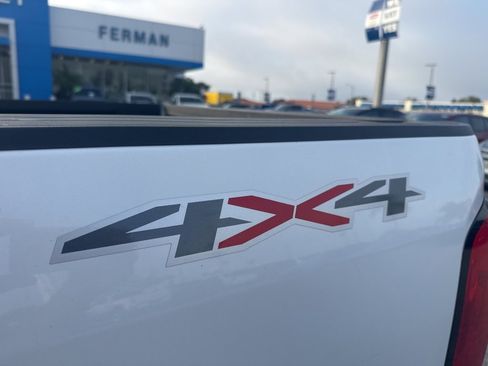 Used 2022 Chevrolet Colorado LT w/ LT Convenience Package image 9