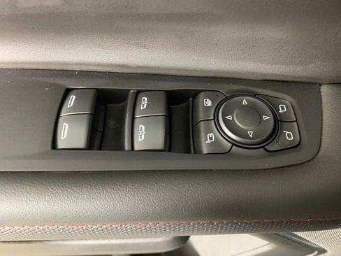 Used 2025 Chevrolet Suburban RST w/ Comfort Package image 32