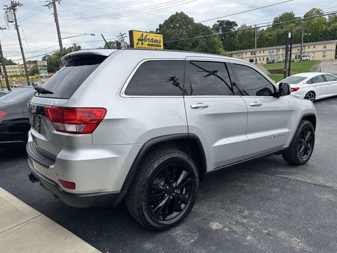 Used 2012 Jeep Grand Cherokee Altitude AWD/4WD image 14
