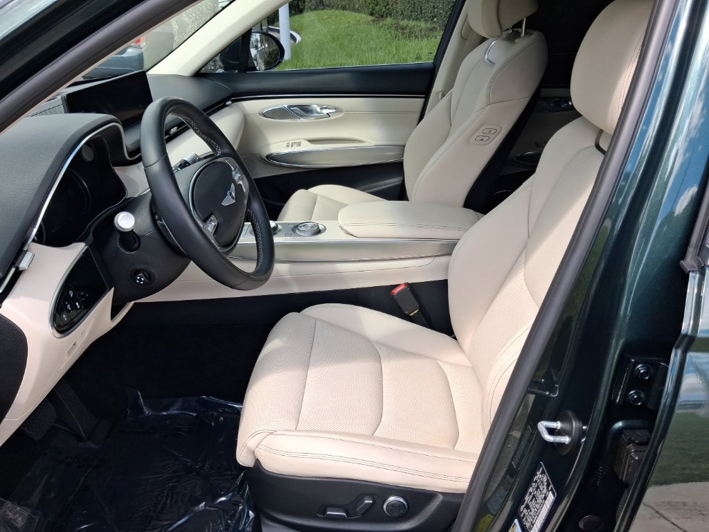 Used 2022 Genesis GV70 2.5T w/ Select Package AWD/4WD image 14
