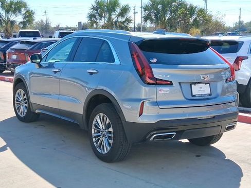 Used 2025 Cadillac XT4 Premium Luxury image 4