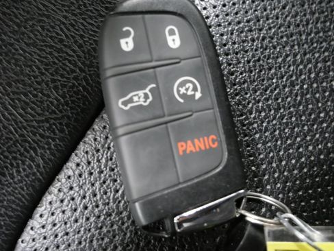 Used 2023 Jeep Compass Latitude AWD/4WD image 26