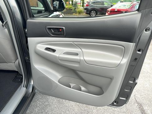 Used 2012 Toyota Tacoma 4x4 Double Cab w/ TRD Off-Road Pkg image 24