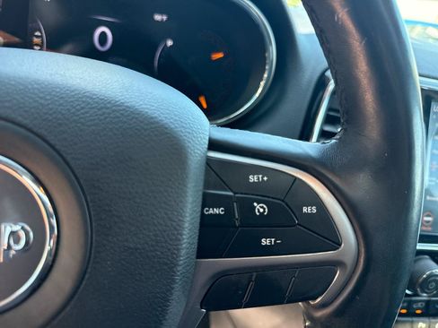 Used 2020 Jeep Grand Cherokee Altitude AWD/4WD image 22