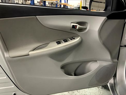 Used 2012 Toyota Corolla LE FWD image 20