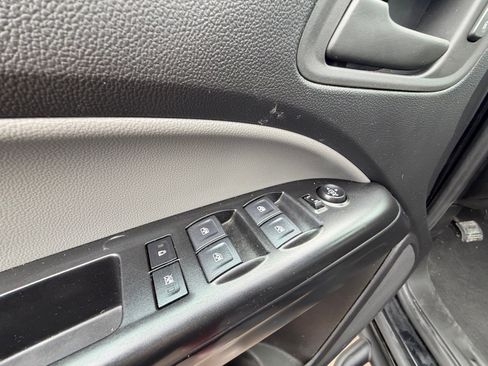 Used 2022 Chevrolet Colorado W/T w/ Custom Special Edition AWD/4WD image 18