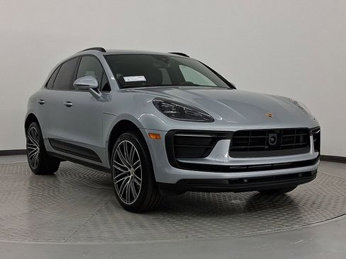 Used 2026 Porsche Macan image 7