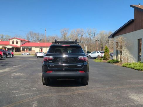 Used 2018 Jeep Compass Latitude AWD/4WD image 6