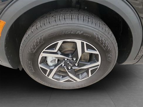 Used 2025 Kia Sportage LX image 35