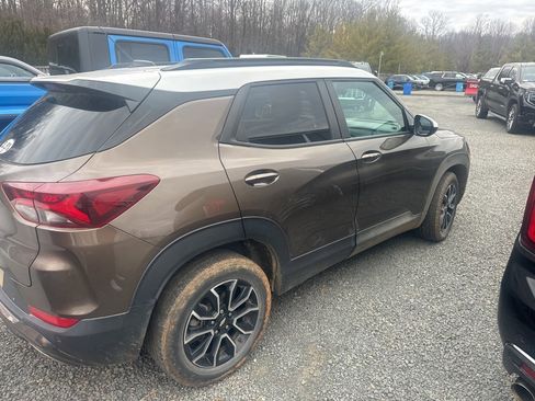 Used 2022 Chevrolet TrailBlazer ACTIV w/ Sun and Liftgate Package image 5