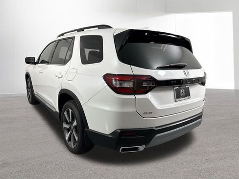 Certified 2025 Honda Pilot Touring image 34