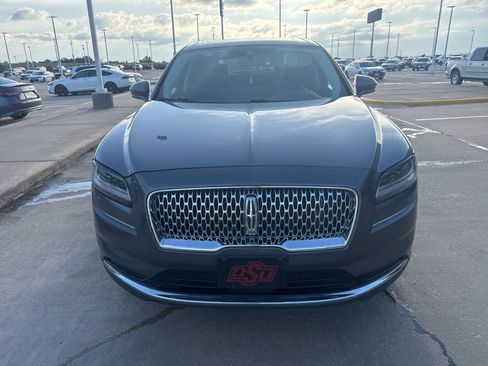 Used 2021 Lincoln Nautilus Reserve AWD/4WD image 2
