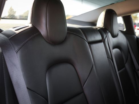 Used 2018 Tesla Model 3 Long Range image 30