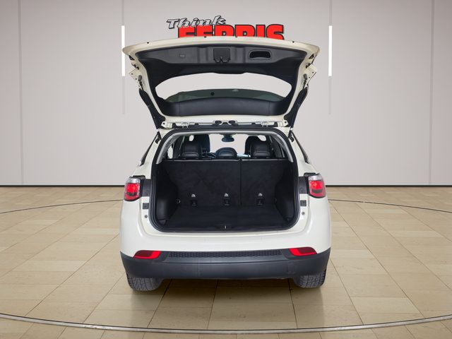 Used 2019 Jeep Compass Latitude w/ Cold Weather Group AWD/4WD image 9
