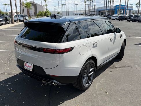 Used 2025 Land Rover Range Rover Sport SE AWD/4WD image 18