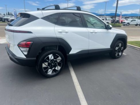 Used 2025 Hyundai Kona SEL AWD/4WD image 15