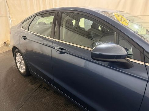 Used 2019 Ford Fusion SE image 13