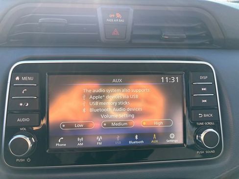 Used 2025 Nissan Versa SV image 28