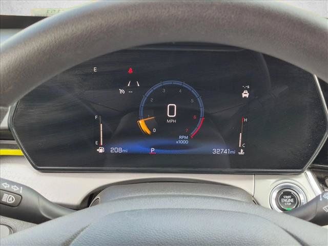 Used 2025 Chevrolet Trax LT FWD image 14