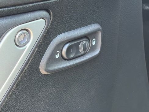 Used 2018 Jeep Wrangler Unlimited Rubicon w/ Connectivity Group AWD/4WD image 19