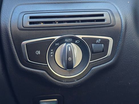 Used 2020 Mercedes-Benz GLC 300 image 34