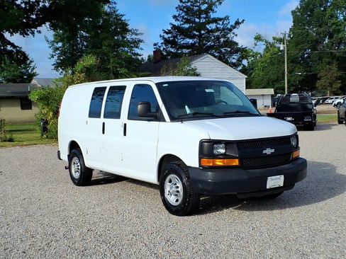 Used 2015 Chevrolet Express 2500 RWD image 1