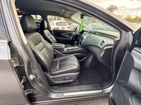 Used 2023 Nissan Murano SV AWD/4WD image 9