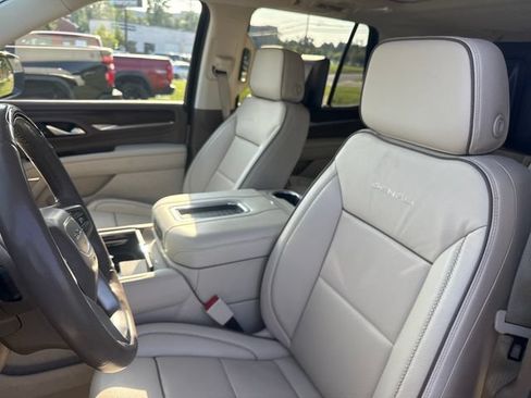 Used 2024 GMC Yukon Denali w/ Denali Reserve Package AWD/4WD image 13
