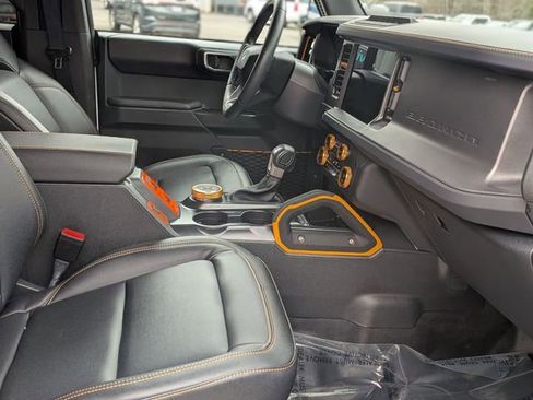 Used 2024 Ford Bronco Badlands image 38